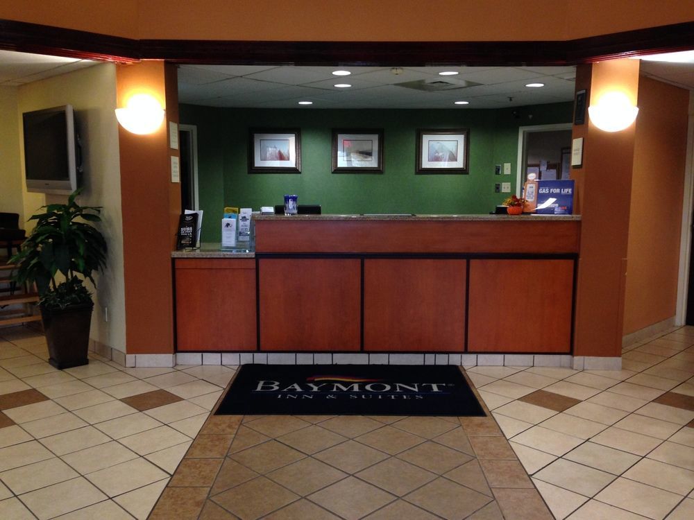 Baymont By Wyndham Greensburg Экстерьер фото